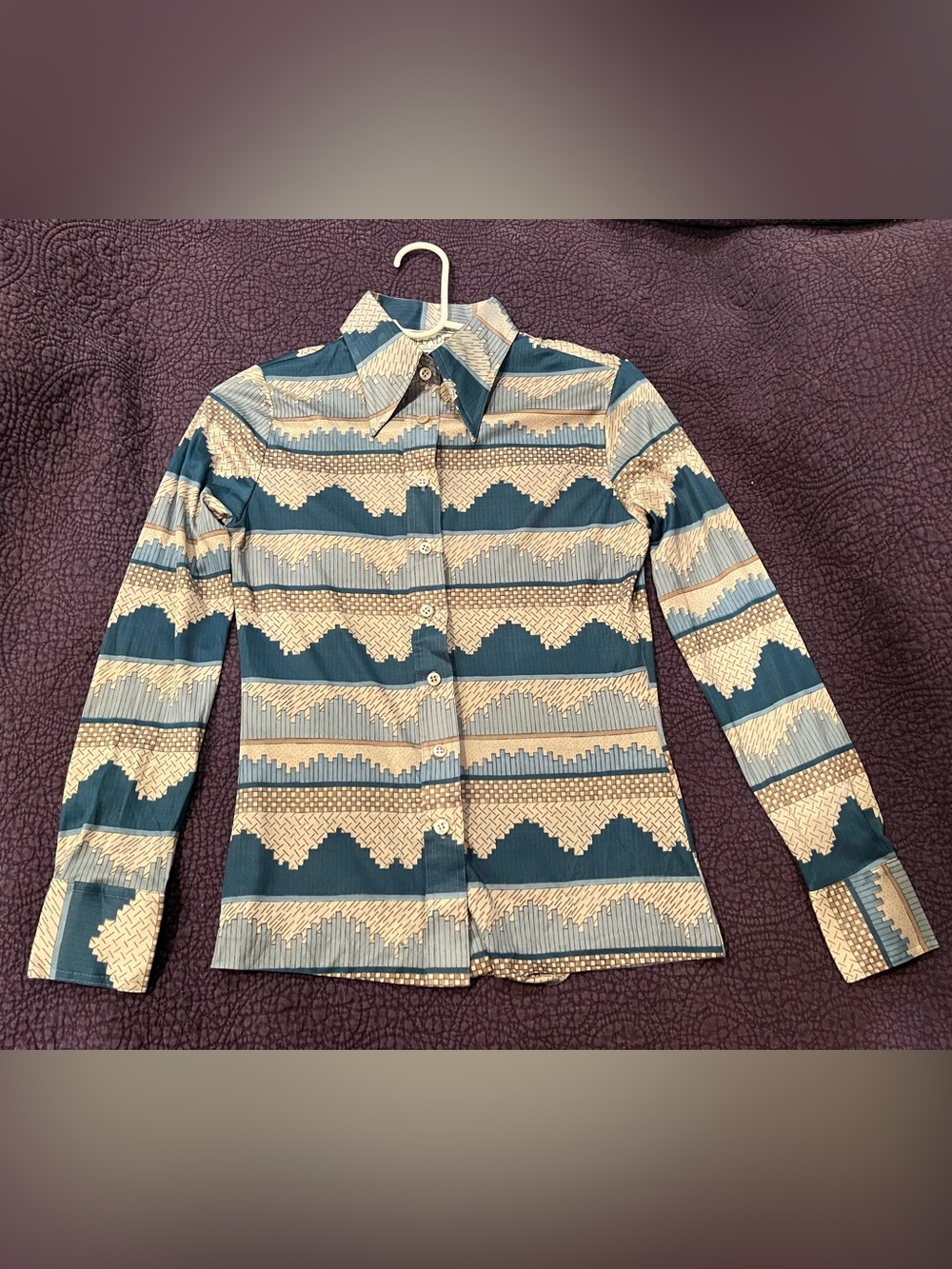 70s Long-Sleeve Button-Down Shirt in Teal and Cream Geometric Stripe